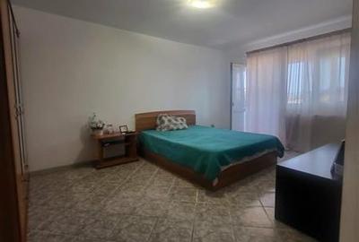 Apartament 2 Camere, Decomandat, etaj 2 din 3 - 4