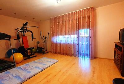 Vanzare vila 7 camere P+1+M,900 mp teren,Dobroesti complex rezidential - 9