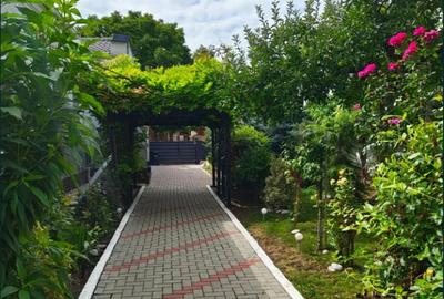 Vilă interbelică exclusivistă în centrul orașului Focșani - 11