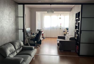 Apartament cu 3 camere, mobilat în Victoriei
