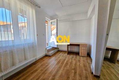 Penthouse pe două niveluri, panouri solare, terasă de 50 mp, boxă - 11