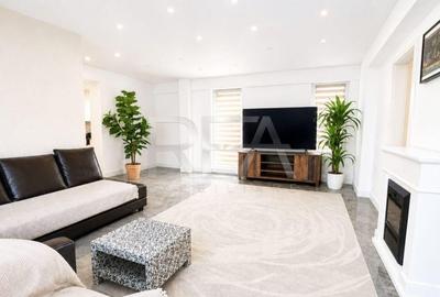 Apartament cu 3 camere semidecomandat, mobilat în Apărătorii Patriei