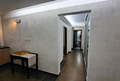 Apartament 3 camere, renovat, poziție retrasă (nu la bulevard) – Metrou 500 m - 30