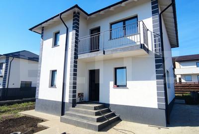 Casă individuală cu 4 camere în Valea Adâncă