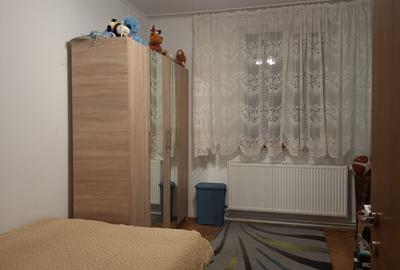 3 camere Exercițiu / fondul vechi , Decomandat / centrala , Amplasament DEOSEBIT - 4