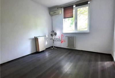 2 camere semidecomandat, etaj intermediar Parcul National - 3