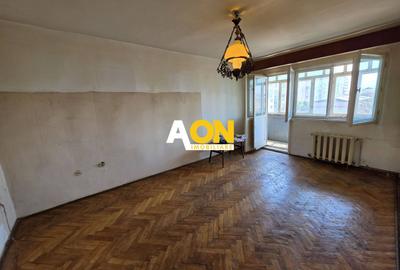 Apartament cu 3 camere decomandat în Cetate