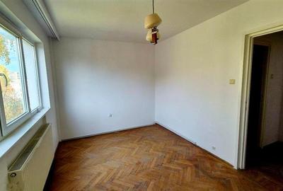 Apartament  3 camere etaj intermediar zona Astra - 5