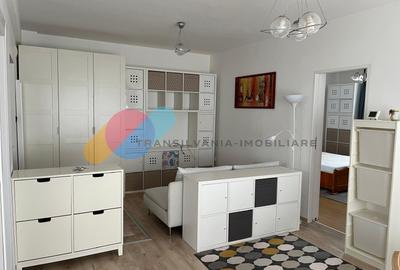 Apartament cu 3 camere semidecomandat, mobilat în Bună Ziua