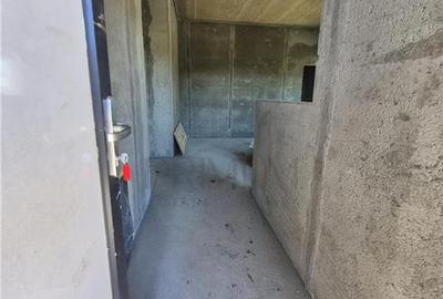 Duplex despartit prin baie - aproape de centura - toate utilitatile - 10