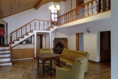 Vila P+M Busteni 9.7 Booking, 5 dormitoare, fosa septica, centrala, curte, garaj - 7