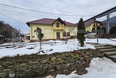 Spațiu comercial, de 266.00 mp, în Năsăud