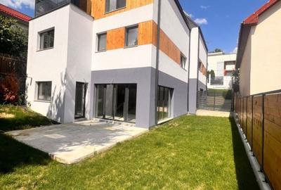 Duplex cu 4 camere în Dâmbul Rotund