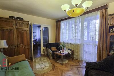 Apartament cu 3 camere decomandat în Tudor