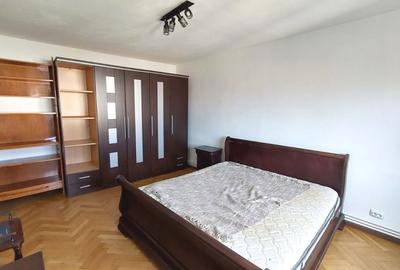 Apartament cu 3 camere în Calea Dumbrăvii