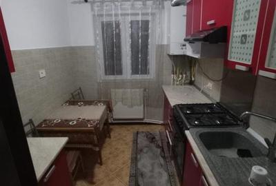 Apartament cu 4 camere semidecomandat, mobilat în Podu Roș