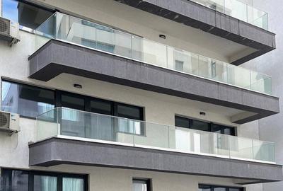 Apartament cu 15 camere decomandat în Polonă