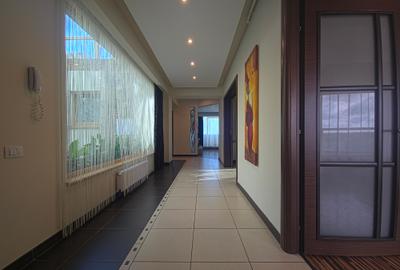 Apartament 3 camere 2 bai lux parcare subterana termen lung zona KM 5 - 13