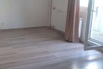Apartament cu 2 camere decomandat în Tei
