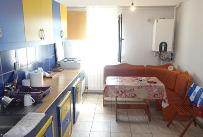 Vand  apartament de 3 camere decomandat in Deva, etaj 2, zona Micro 15, - 1