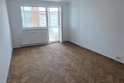 Apartament cu 3 camere decomandat în Craiovița Nouă