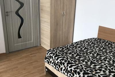 Garsoniera spatioasa Gorjului metrou, Militari - 3