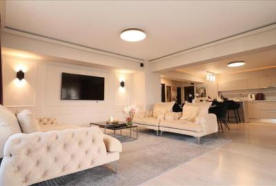 Penthouse cu 3 camere decomandat, mobilat în Palat