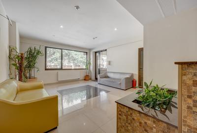 British School la pas , 112 mp + 20 mp terase, Bloc cu doar 9 apartamente - 12