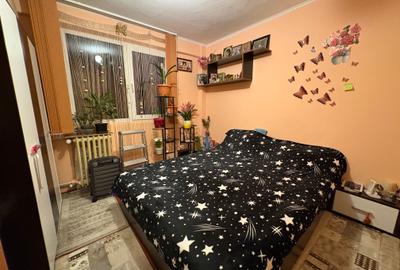 Apartament cu 2 camere decomandat în Lacul Tei