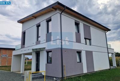 Casa moderna si spatioasa cu 3 dormitoare 2 garaje in Sasar Comision 0 - 1
