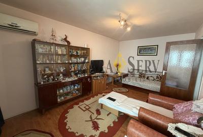 Apartament de vanzare 3 camere zona Podul Inalt - 2