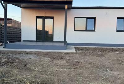 Casă individuală cu 4 camere în Pielești