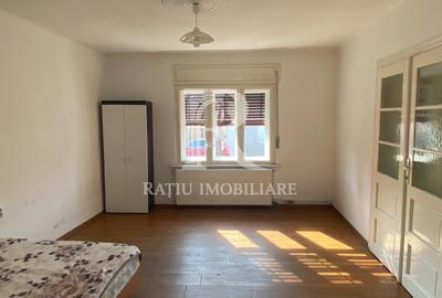 Casă individuală cu 4 camere în Spitalul Județean