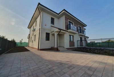 Duplex cu 5 camere în Dumbrăvița