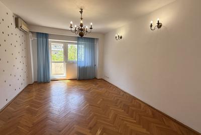 4 camere Bulevardul Unirii -  Parcare in proprietate - 5 min.  Metrou - 5