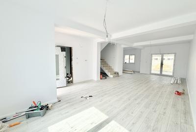 Duplex Mosnita despartit prin cam tehnica - 4 camere - 123mp utili - 4