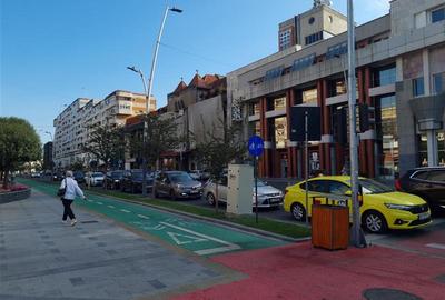 Spatiu comercial de inchiriat Ultracentral Bacau - 1