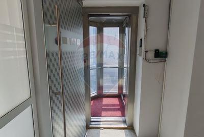 Spațiu de birouri ultracentral ideal pentru echipe mari/sediu firmă - 9