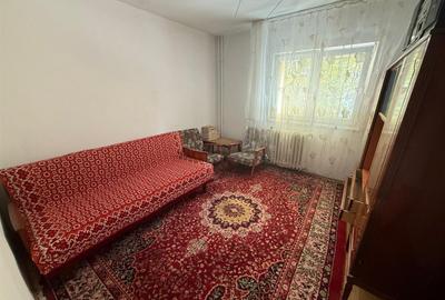 Apartament cu 3 camere semidecomandat în Zorilor