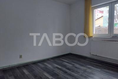 Apartament 2 camere decomandate 35 mp parter Cisnadie - 9
