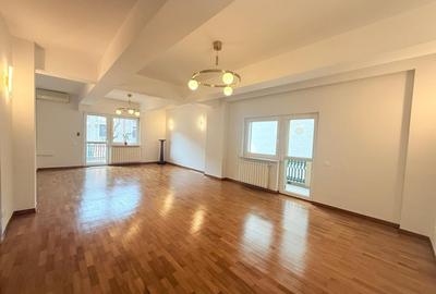 Apartament cu 4 camere decomandat, mobilat în Primăverii