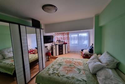 Apartament cu 3 camere decomandat, mobilat în Ștefan cel Mare