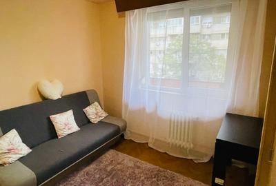 Inchiriez apartament 3 camere, decomandat, ultracentral, etaj 3/10 Bd. Magheru O - 8