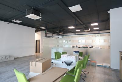 Spatiu cu destinatie Birouri,178,3 mp,2 grupuri sanitare,bucatarie - 8