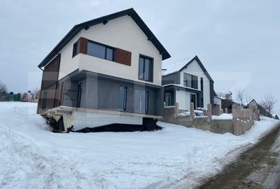 Casă individuală cu 4 camere în Chinteni