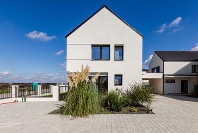 Duplex în Dumbrăvița, despărțit prin carport - 5 camere - Comision 0% - 2