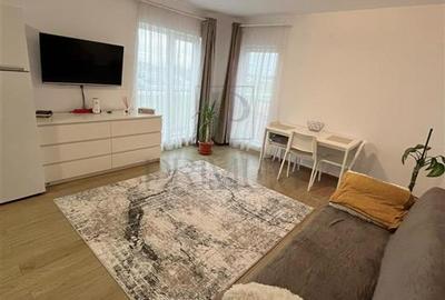 Apartament cu 3 camere semidecomandat în Moșnița Nouă