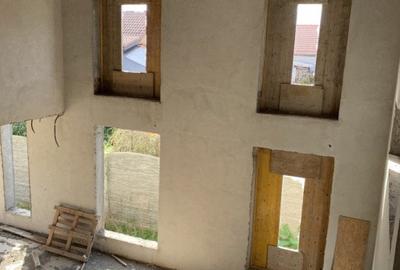 Casă individuală cu 10 camere în Mehala