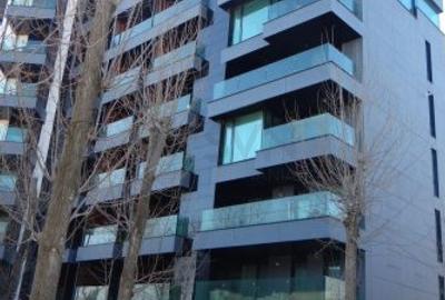 REA1019300 Studio Blue Bike Mamaia - 1