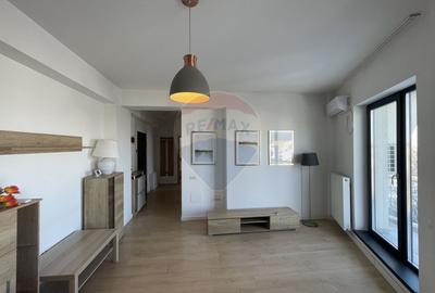 Apartament cu 2 camere decomandat, mobilat în Central